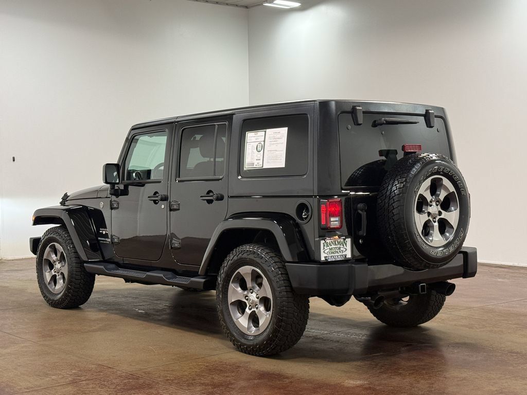 Used 2018 Jeep Wrangler Unlimited Sahara AWD/4WD image 26