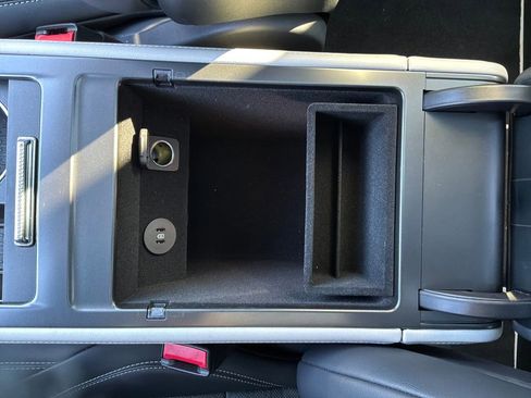 Used 2025 Lincoln Nautilus Reserve image 26