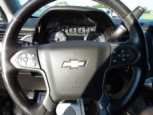 Used 2018 Chevrolet Tahoe LT w/ Luxury Package image 16