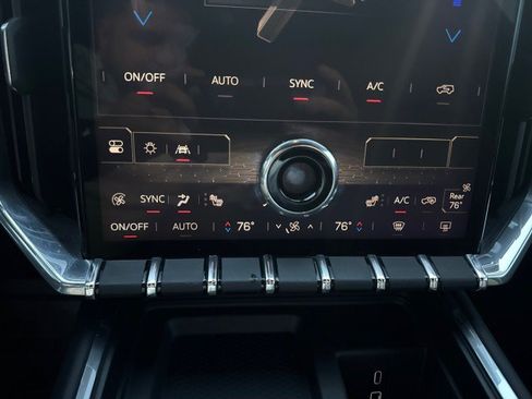 Used 2024 GMC Acadia Elevation image 9