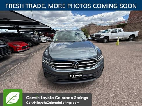 Used 2022 Volkswagen Tiguan SE AWD/4WD image 2