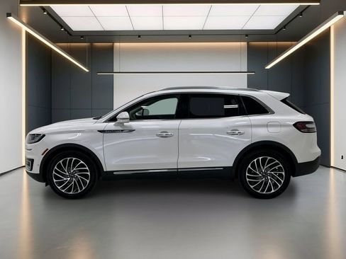 Used 2019 Lincoln Nautilus Reserve AWD/4WD image 2