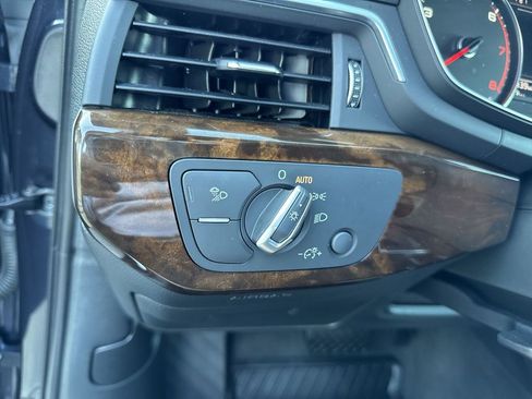 Used 2018 Audi A4 2.0T Premium w/ Convenience Package image 17