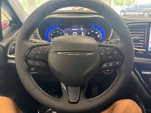 New 2027 Chrysler Pacifica Limited AWD/4WD image 32