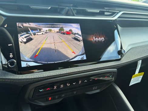 New 2026 Jeep Cherokee Laredo AWD/4WD image 21
