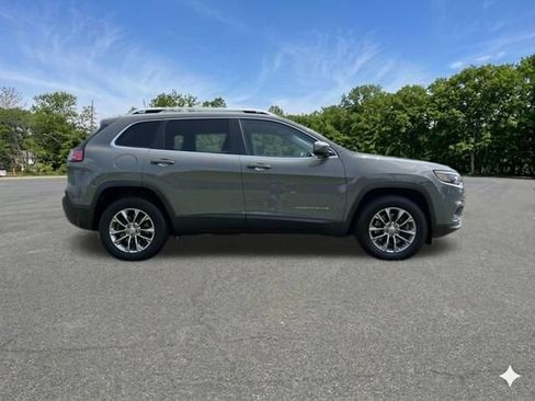Used 2019 Jeep Cherokee Latitude Plus w/ Cold Weather Group AWD/4WD image 10