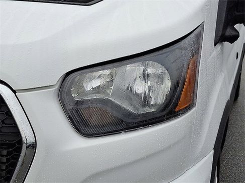 Used 2023 Ford Transit 350 XLT image 9