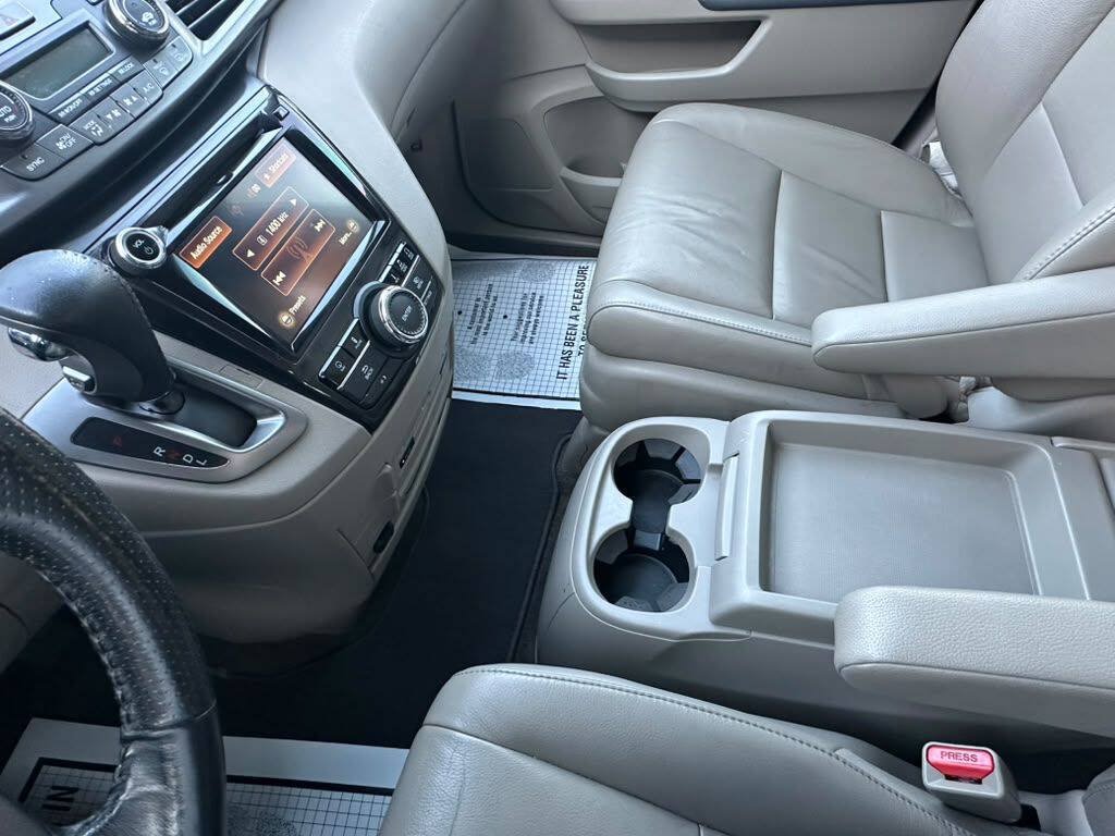 Used 2014 Honda Odyssey Touring image 18