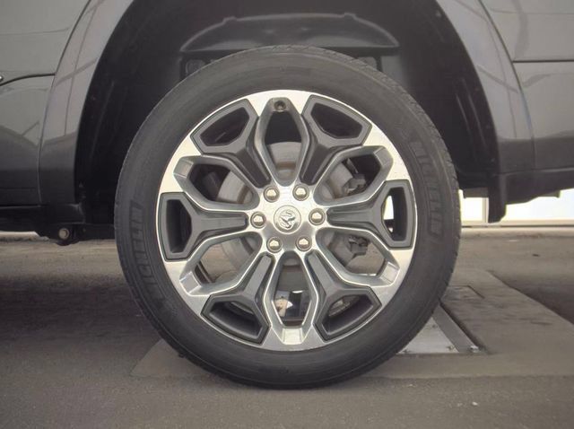 Used 2019 RAM 1500 Limited RWD image 10