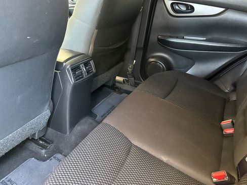 Used 2019 Nissan Rogue Sport S FWD image 4