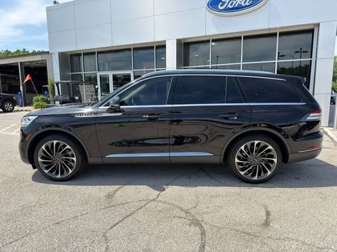 Used 2024 Lincoln Aviator Reserve w/ Equipment Group 201A RWD image 4