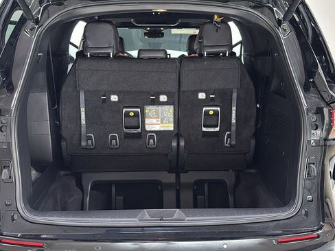 Certified 2025 Toyota Sienna Limited image 16