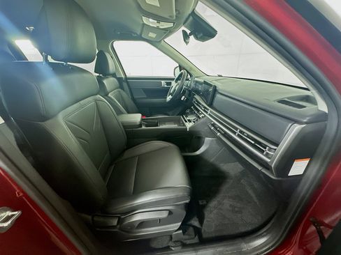 Used 2025 Hyundai Santa Fe SEL FWD image 34