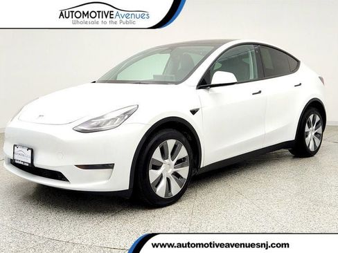 Used 2023 Tesla Model Y Long Range AWD/4WD image 1