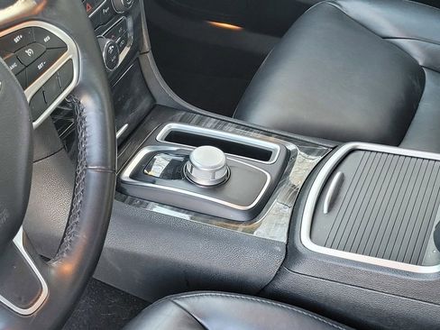 Used 2022 Chrysler 300 Touring L image 19