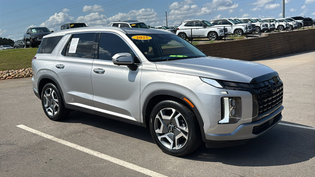Certified 2025 Hyundai Palisade SEL FWD image 1