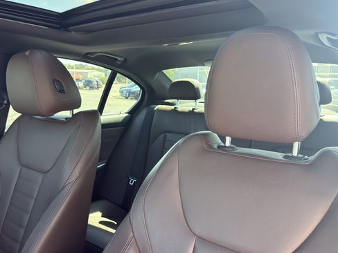 Used 2019 BMW 330i xDrive Sedan w/ Premium Package AWD/4WD image 9