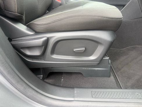 Used 2024 Ford Explorer XLT AWD/4WD image 56