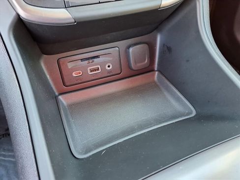 Used 2022 GMC Terrain AT4 image 9