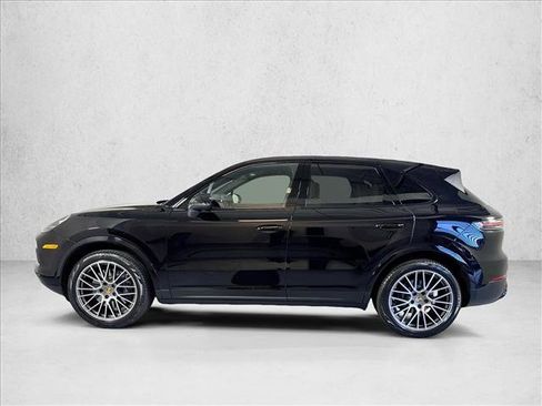 Used 2023 Porsche Cayenne AWD/4WD image 2