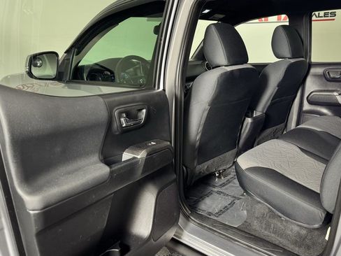 Used 2021 Toyota Tacoma TRD Off-Road AWD/4WD image 26