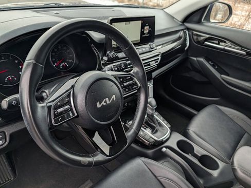 Used 2023 Kia Seltos EX image 28