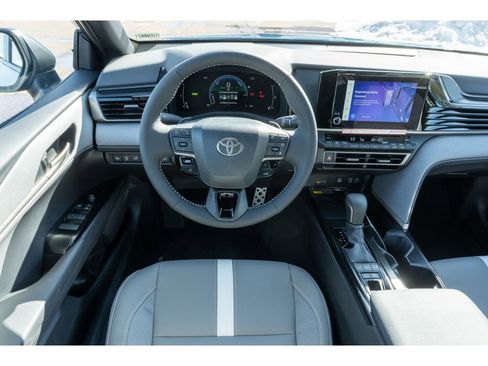 Used 2026 Toyota Camry SE w/ Convenience Package image 19