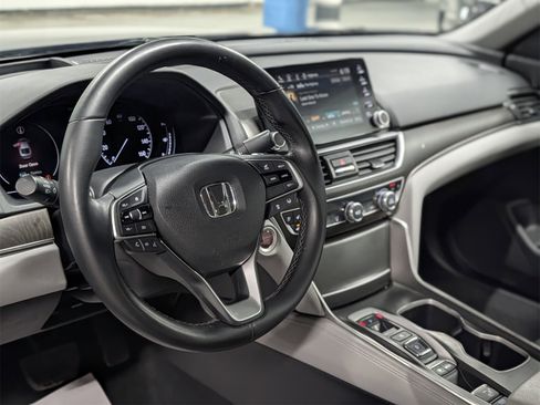 Used 2019 Honda Accord Touring image 13