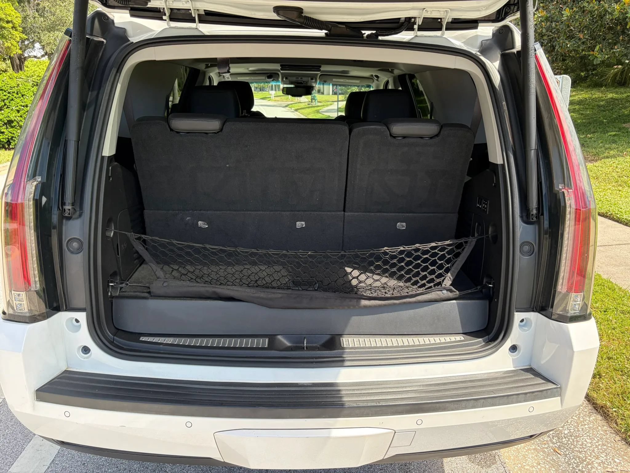 Used 2016 Cadillac Escalade Luxury RWD image 27