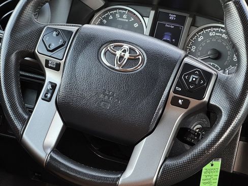 Used 2016 Toyota Tacoma SR5 image 33