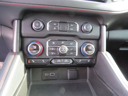 Certified 2022 Chevrolet Suburban RST w/ Luxury Package image 22