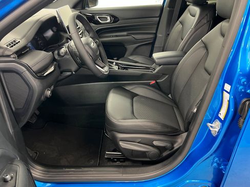 New 2026 Jeep Compass Latitude AWD/4WD image 17