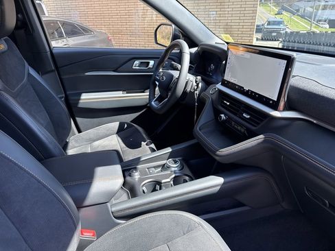 Used 2026 Ford Explorer Tremor w/ Tremor Convenience Package AWD/4WD image 27