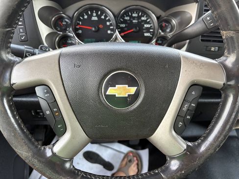 Used 2011 Chevrolet Silverado 2500 LT w/ Interior Plus Package AWD/4WD image 29