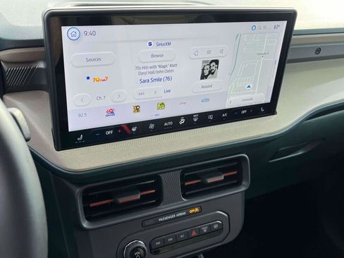 Used 2025 Ford Maverick Lariat image 21