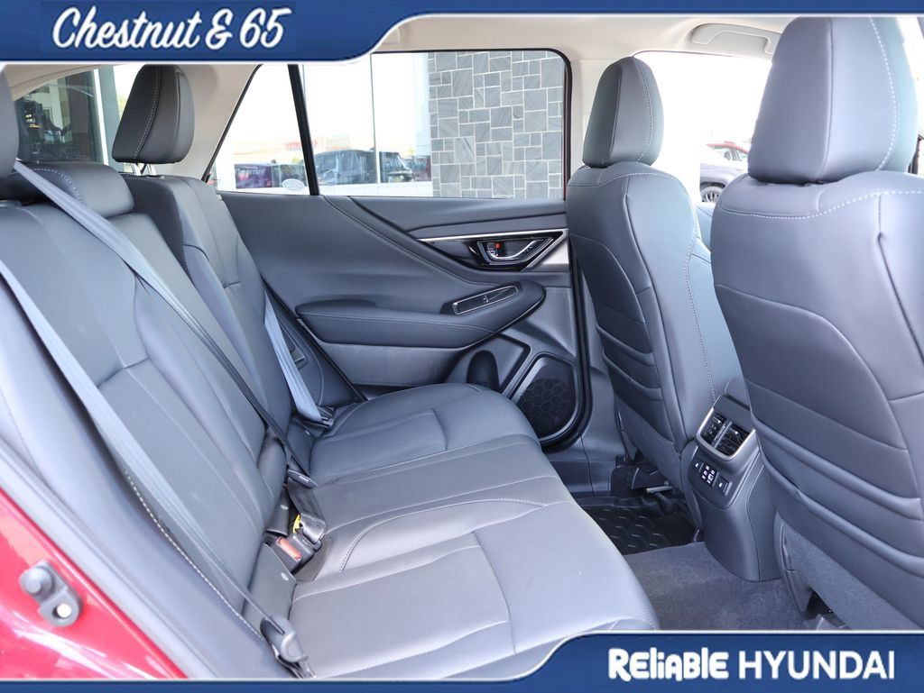 Used 2025 Subaru Outback Limited AWD/4WD image 12
