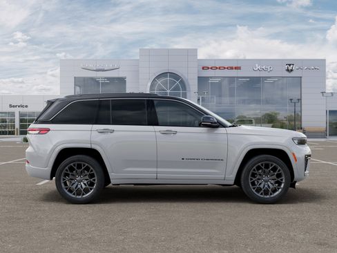 New 2026 Jeep Grand Cherokee Summit AWD/4WD image 47