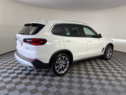 Used 2026 BMW X5 sDrive40i w/ Climate Comfort Package image 8