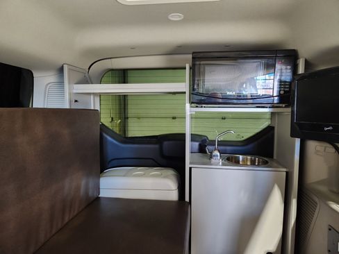 Used 2022 Ford Transit Connect Titanium w/ Trailer Tow Package image 6