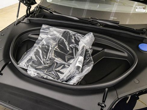 Certified 2026 Volvo EX90 Plus AWD/4WD image 27