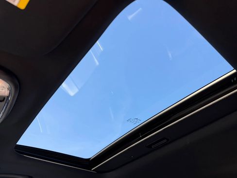 Used 2018 Jeep Grand Cherokee Limited image 25