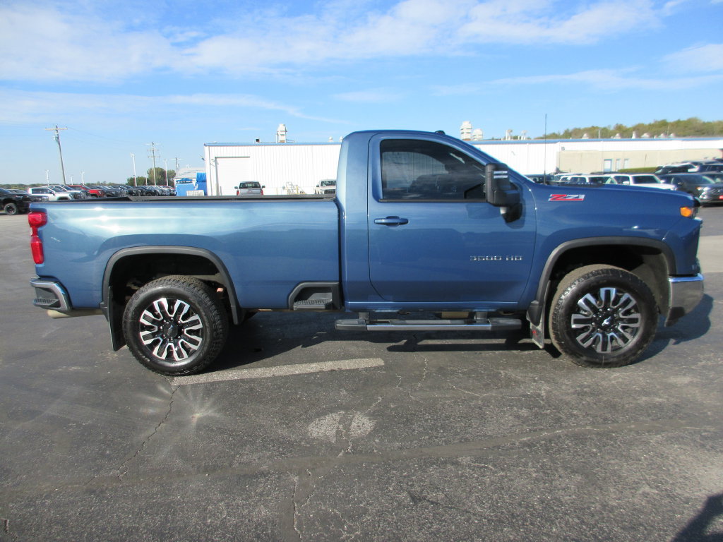 Certified 2025 Chevrolet Silverado 3500 LT AWD/4WD image 5