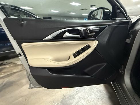 Used 2019 INFINITI QX30 w/ Cargo Package image 6