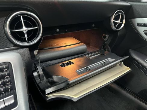 Used 2015 Mercedes-Benz SLK 250 w/ Premium Package image 26