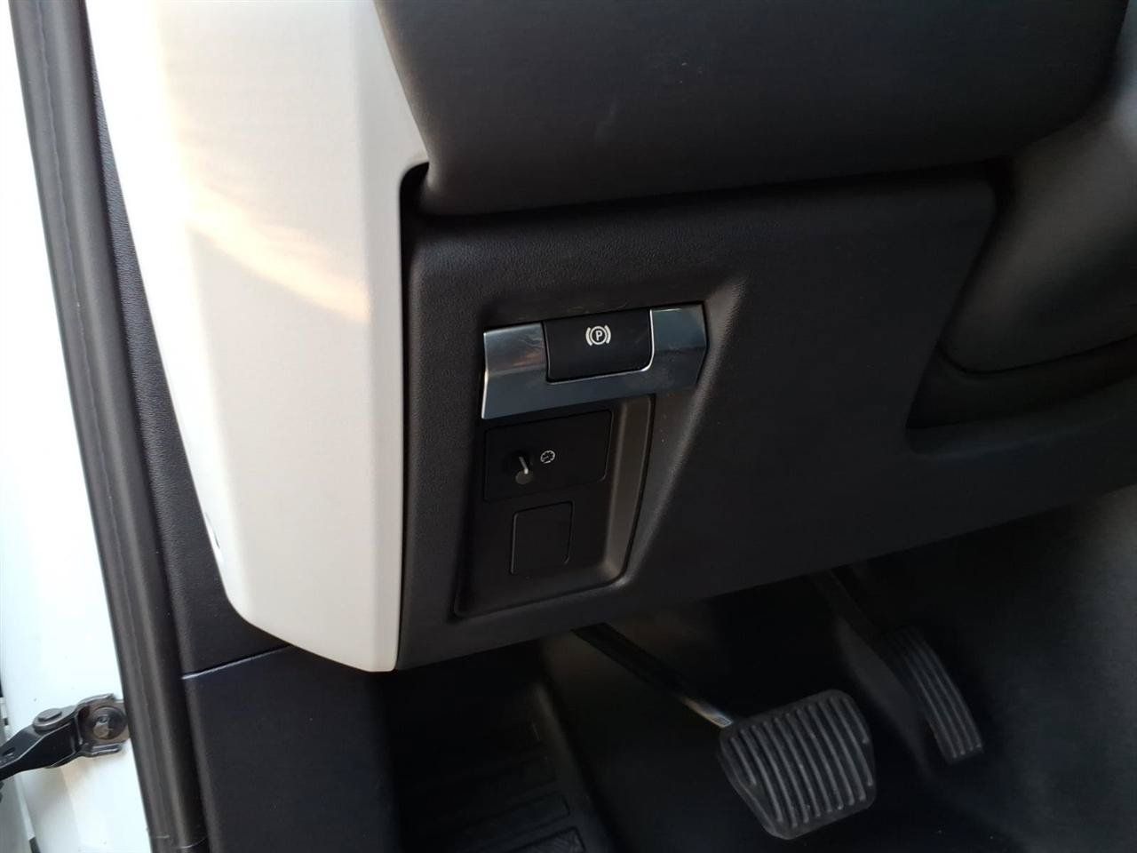 Used 2025 Land Rover Defender 110 S AWD/4WD image 7