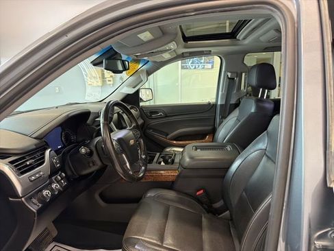 Used 2018 Chevrolet Suburban Premier AWD/4WD image 14