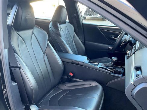 Used 2024 Lexus ES 300h F Sport w/ Accessory Package (Z1) image 9