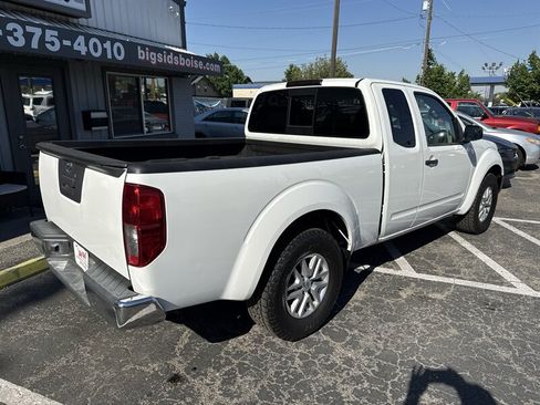 Used 2019 Nissan Frontier SV RWD image 4