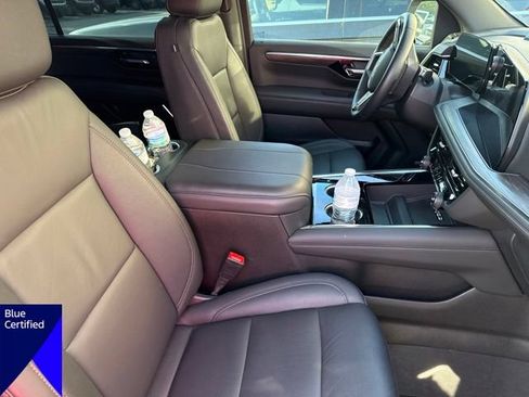 Used 2025 Chevrolet Suburban LT w/ Comfort Package RWD image 7