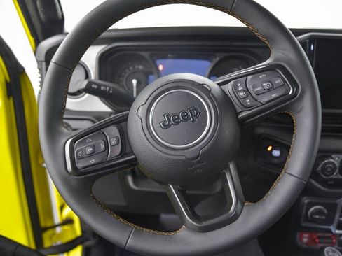 Used 2024 Jeep Wrangler Unlimited image 16